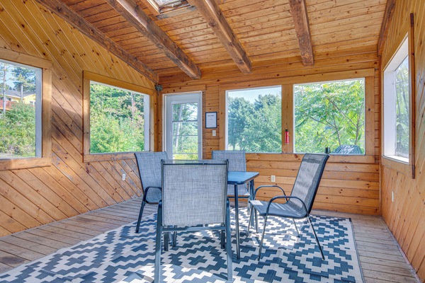 Pembroke Vacation Rental | 4BR | 4BA | 2,400 Sq Ft | Stairs Required