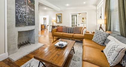 4BR pet-friendly 105 year old home in historic Downtown Georgetown. Oak-lined streets.