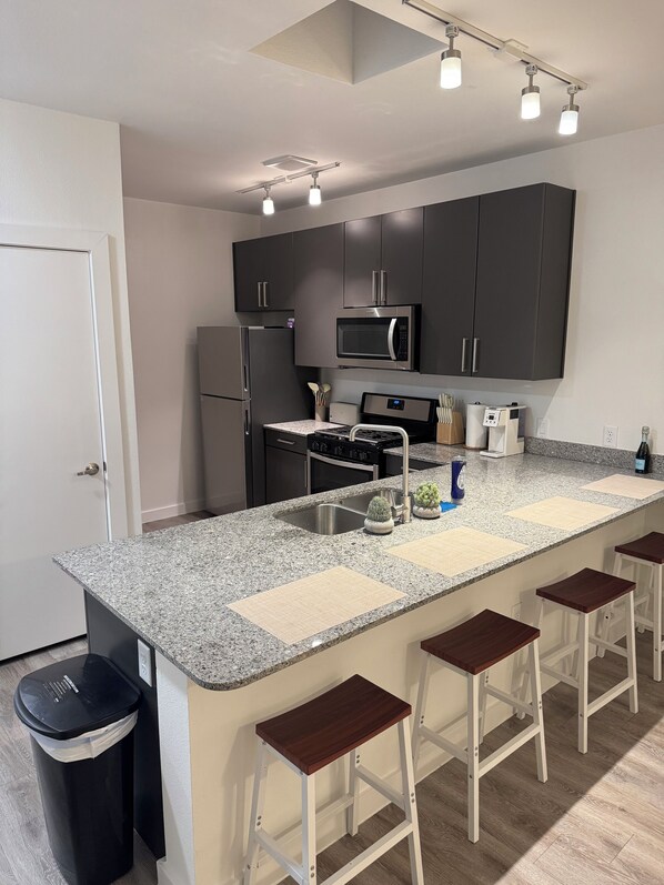 Fridge, microwave, oven, stovetop