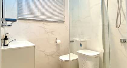 Modern Studio Room Retreat with a reverse Aircon