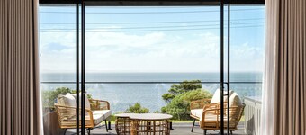 San Remo Luxe 1, large modern home with 180-degree bay views, outdoor spa.