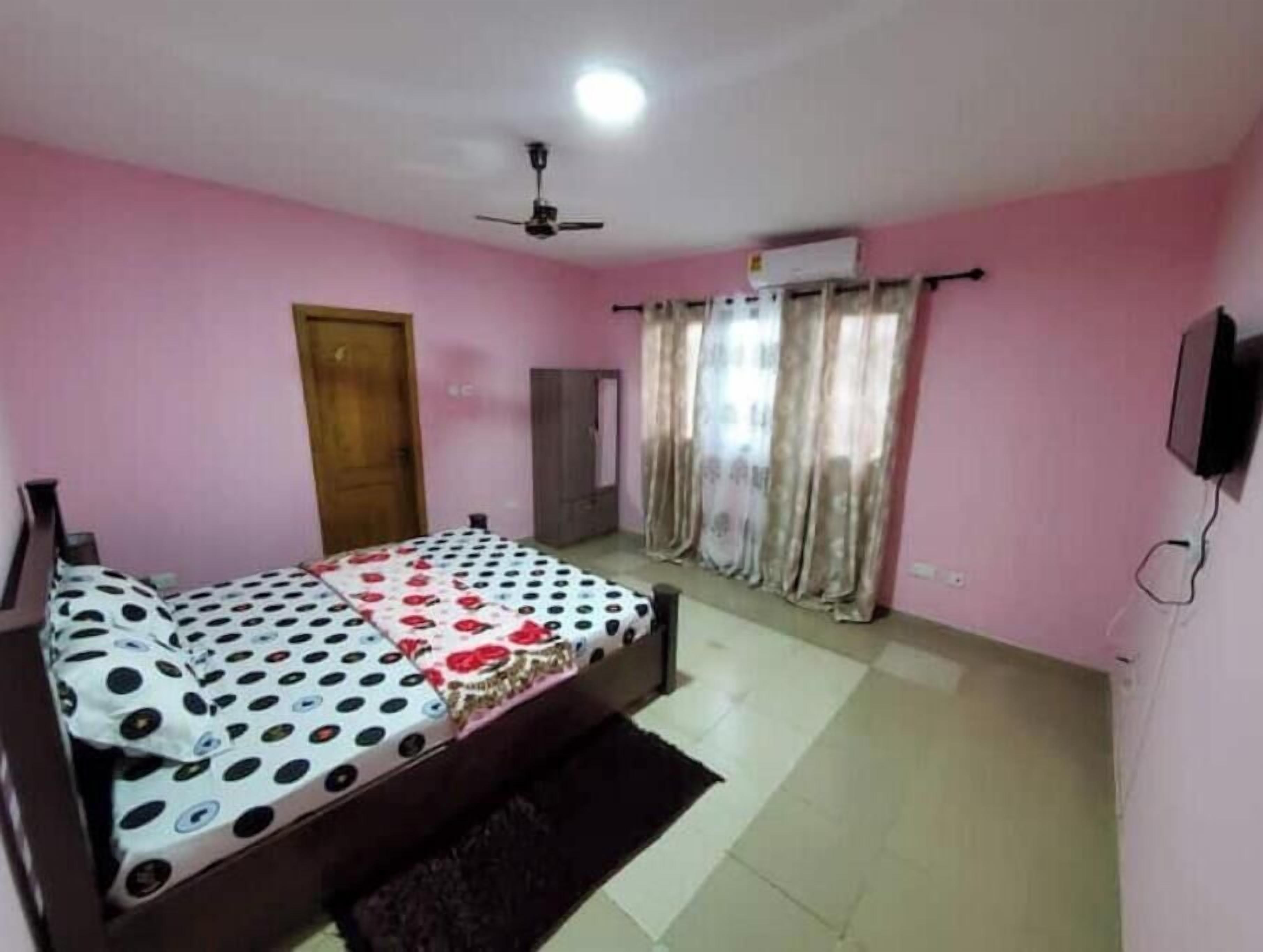 1 bedroom, internet, bed sheets
