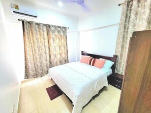 1 bedroom, internet, bed sheets