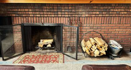 Cozy Ski in-Ski Out Condominium Killington 3 Bed 2 Bath, Sleeps 6