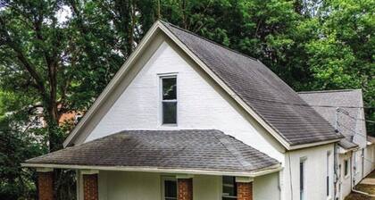 Spacious 4-bedroom house right at the Miami University Campus!