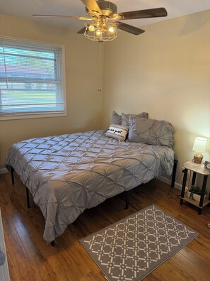 3 bedrooms, iron/ironing board, free WiFi, bed sheets