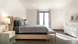 2 bedrooms, iron/ironing board, WiFi, bed sheets - Stunning 2BR Condo - 5 min to Beach (Cabo San Lucas)