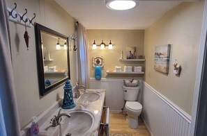 Towels, toilet paper