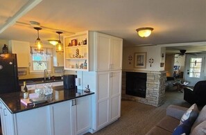 TV, fireplace
