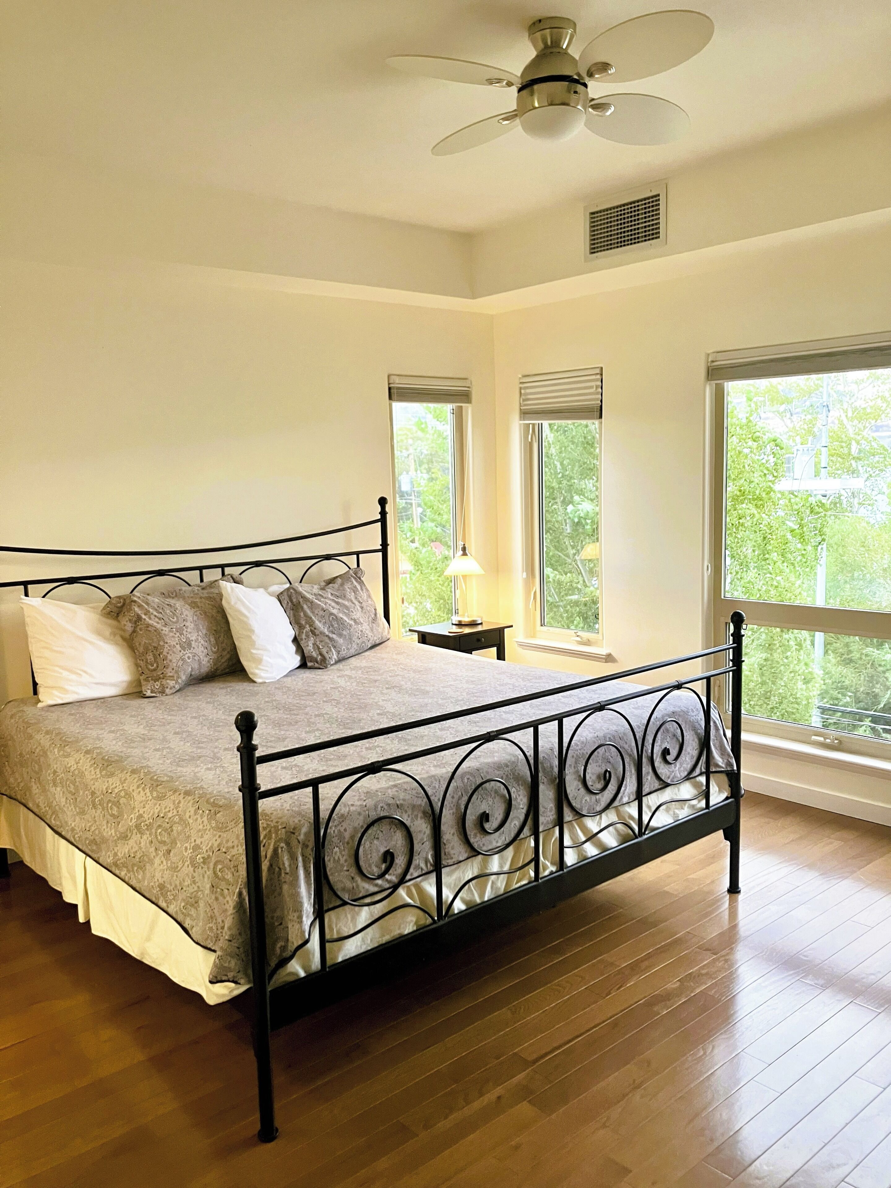 2 chambres, fer et planche à repasser, accès au Wi-Fi (inclus)