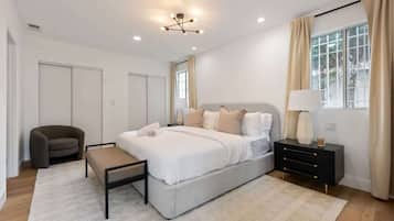 Iron/ironing board, travel cot, WiFi, bed sheets