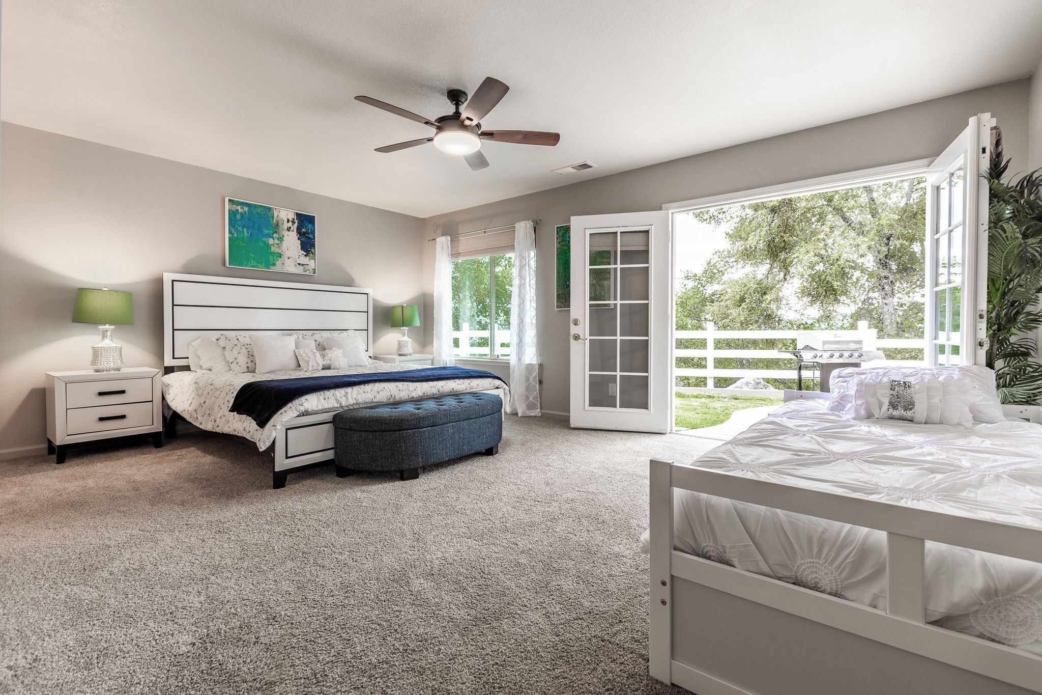 3 chambres, fer et planche à repasser, Wi-Fi, draps fournis