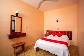 Habitación doble clásica, vista al patio | Wifi gratis 