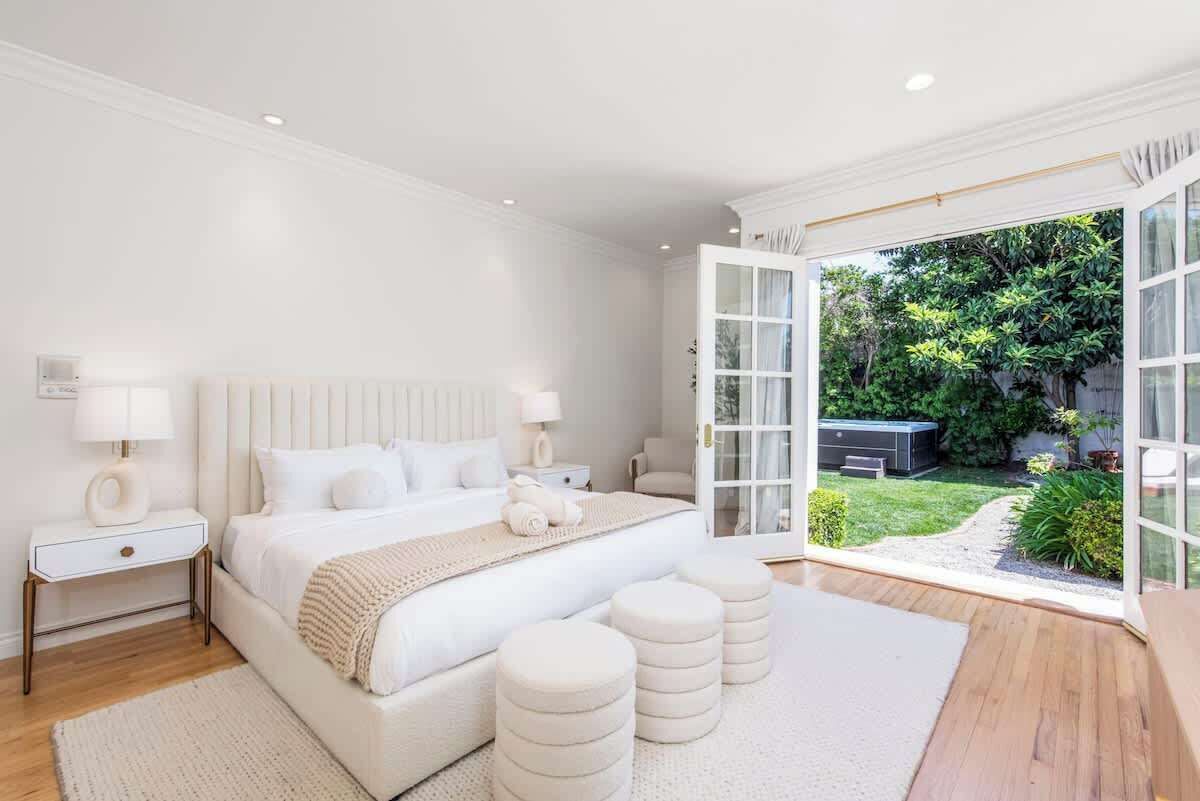 熨斗/熨衣板、旅行婴儿床、WiFi、床单