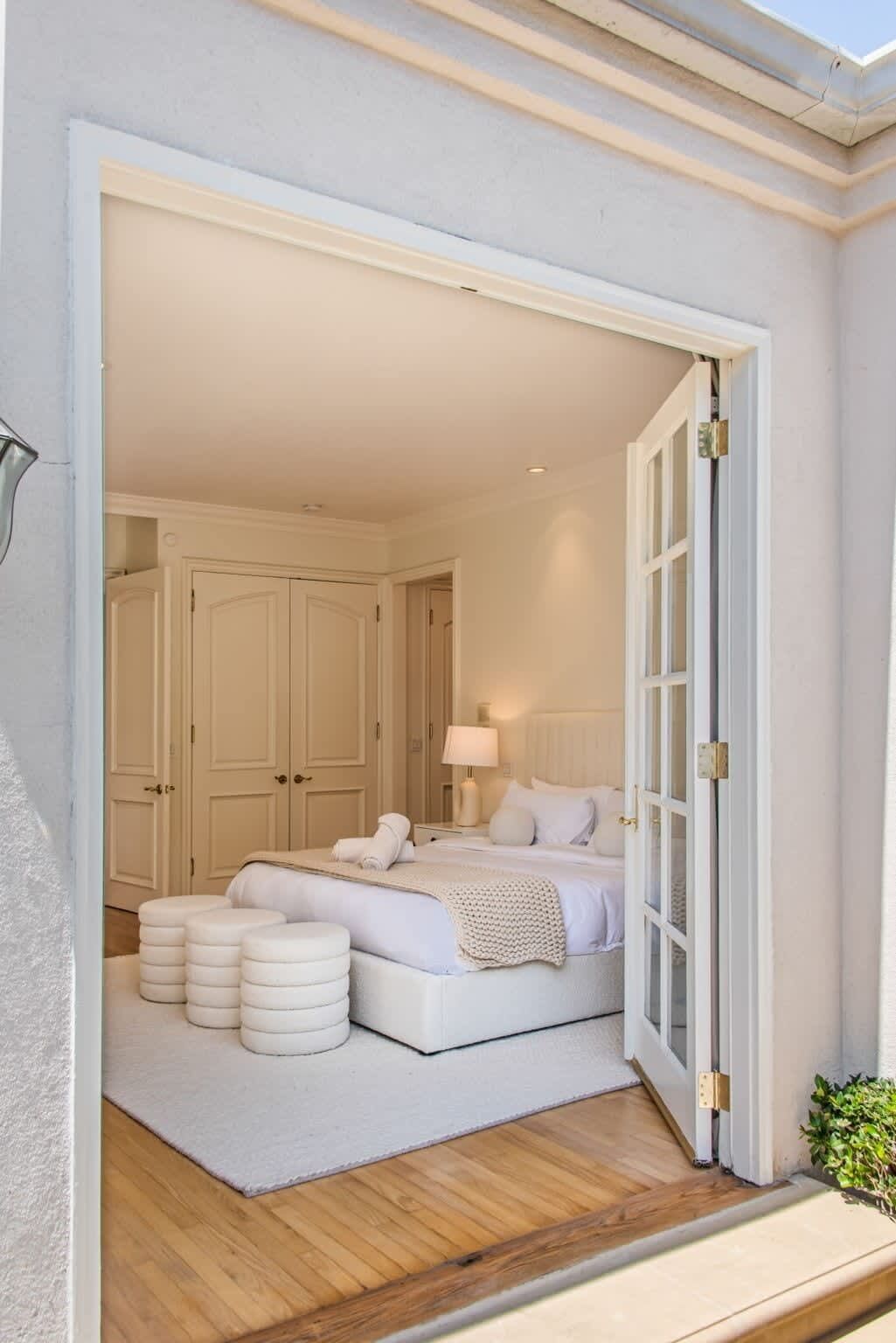 熨斗/熨衣板、旅行婴儿床、WiFi、床单