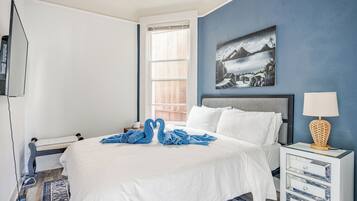 2 bedrooms, iron/ironing board, WiFi, bed sheets