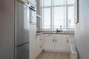 Refrigerador, microondas, horno, lavavajillas