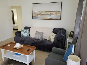 Living area - Private 2BR Apartment in Dania Beach - Near Airport, Beach & Free Parking (Dania Beach)