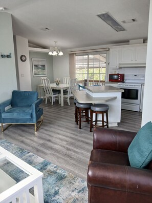 Living area - Coastal, cozy home on canal in Port Charlotte! (Port Charlotte)