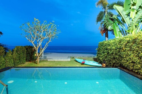 Peaceful Beachfront Pool Villa – Kui Buri