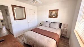 2 bedrooms, desk, iron/ironing board, free WiFi