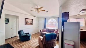 Smart TV - Red Glow Plateau I In Town Location I Clean & Comfortable (Kanab)