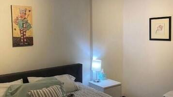 3 bedrooms, internet, bed sheets