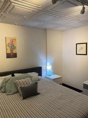 3 bedrooms, internet, bed sheets