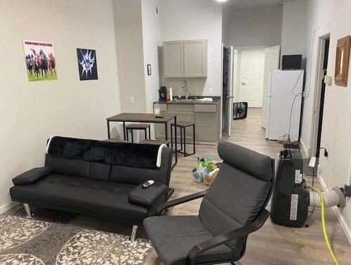 Downtown Apartment on first floor. PRIVATE.