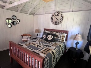 4 bedrooms, desk, free WiFi, bed sheets