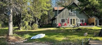 Crystal Haven Lake House tranquility found with this 3 bdrm plus bunkie retreat