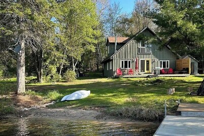 Crystal Haven Lake House tranquility found with this 3 bdrm plus bunkie retreat