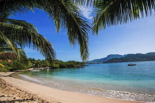 Charming 1-bedroom apartment at La Ropa Beach