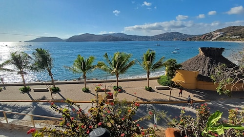 Charming 1-bedroom apartment at La Ropa Beach