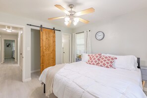 3 bedrooms, free WiFi, bed sheets