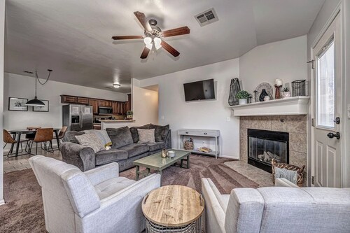 Boho vibe 3BR/2BA Near Tinker AFB & OKC!