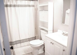 Towels - Indie vibe fire pit 3 BR minutes to ECU (Ada)