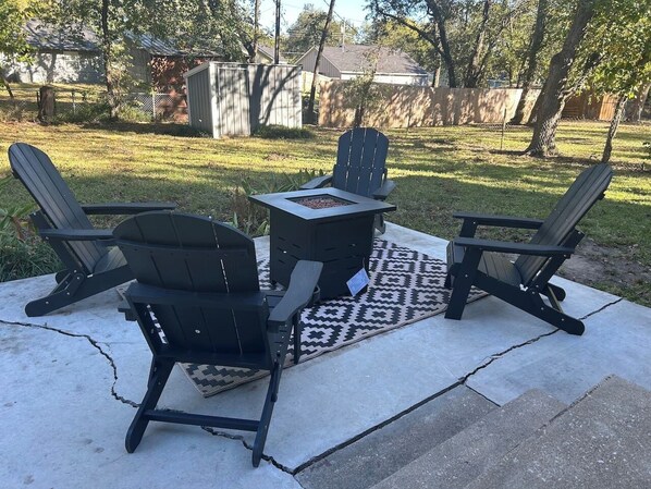 Terrace/patio - Indie vibe fire pit 3 BR minutes to ECU (Ada)