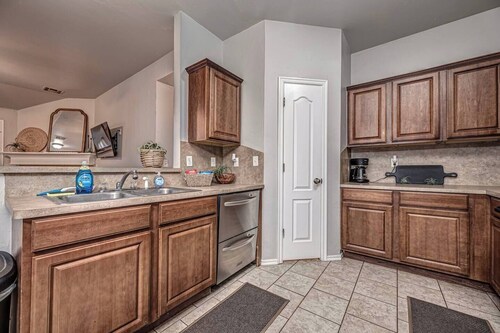 Modern 3BR/2BA Near Tinker AFB & OKC!