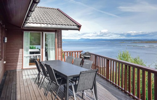 Gorgeous home in Nedstrand with sauna