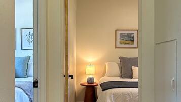 4 dormitoris, planxa i posts de planxar, wifi i roba de llit