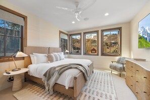 4 Schlafzimmer, Schreibtisch, Bügeleisen/Bügelbrett, kostenloses WLAN