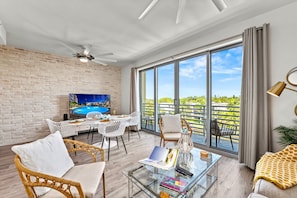 Smart TV - Waterfront Condo with Pool, Spa, and Fitness Center near Downtown Sarasota (Sarasota)