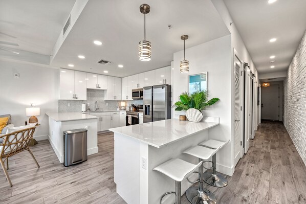 Fridge, microwave, oven, stovetop - Waterfront Condo with Pool, Spa, and Fitness Center near Downtown Sarasota (Sarasota)