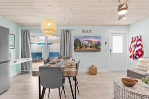 Smart TV - Sea Dream - Pet Friendly, Located in Siesta Key Village, Steps to Siesta Key Beach! (Siesta Key)