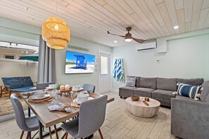 Dining - Sea Escape - Pet Friendly, Located in Siesta Key Village, Steps to Siesta Key Beach! (Siesta Key)