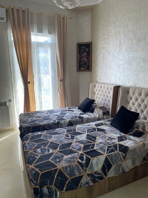 3 bedrooms, iron/ironing board, WiFi, bed sheets