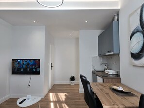 Standard Apartment | Private kitchen - City Center SOLs Apartments (Tirana)