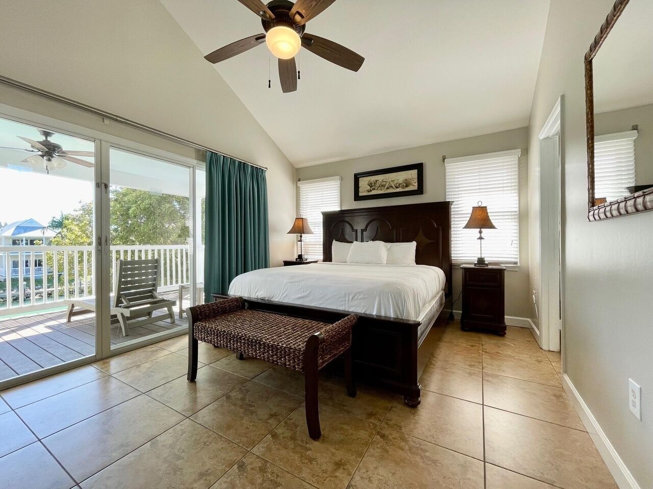 3 slaapkamers, een strijkplank/strijkijzer, gratis wifi, beddengoed