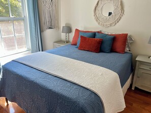 2 bedrooms, desk, free WiFi, bed sheets